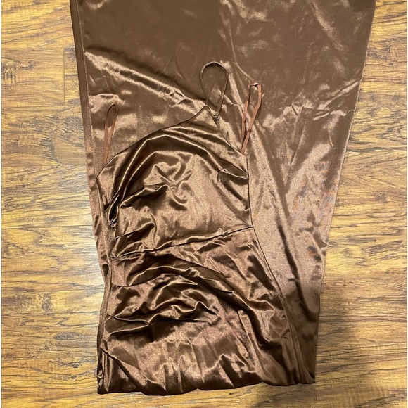 WINDSOR - Roseanne One-Shoulder Satin Dress - Picture 4 of 6